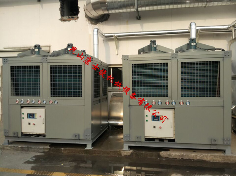 化工廠用冷水機組現場_化工反應釜用制冷設備