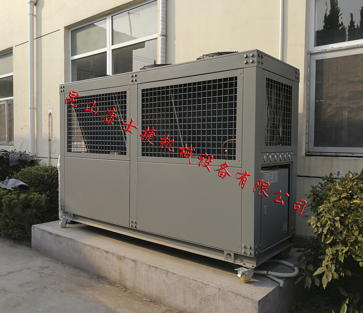 風冷箱式冷水機組現場_汽車配件廠用風冷箱式冷水機組