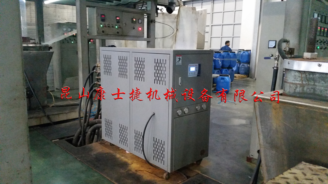 水冷箱式冷水機現場_注塑廠用水冷式冷水機