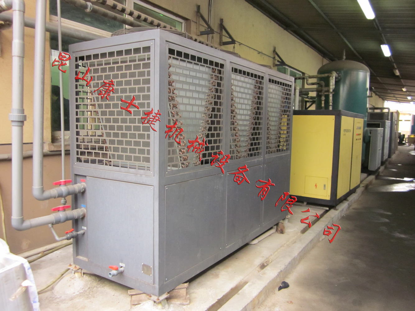 風冷箱式冷水機現場_食品廠用冷水機