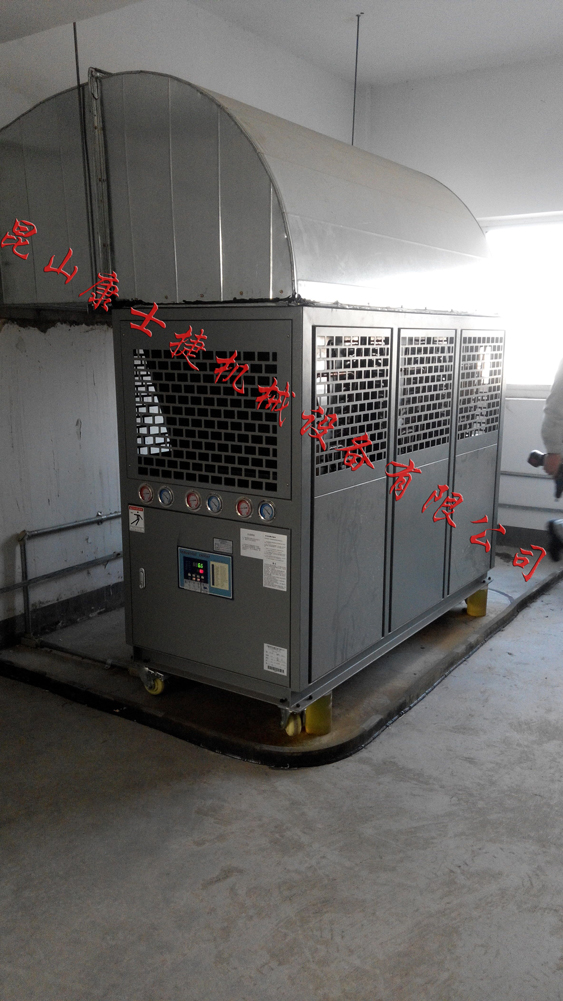 箱式風冷冷水機現場_食品廠用冷水機